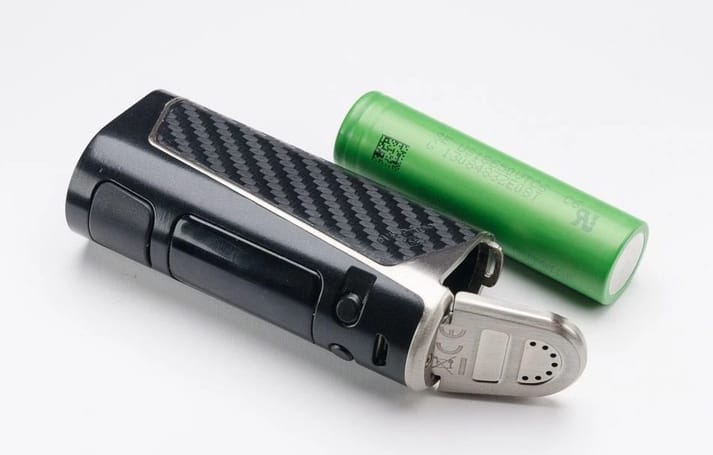 Cigarette électronique avec son accu.